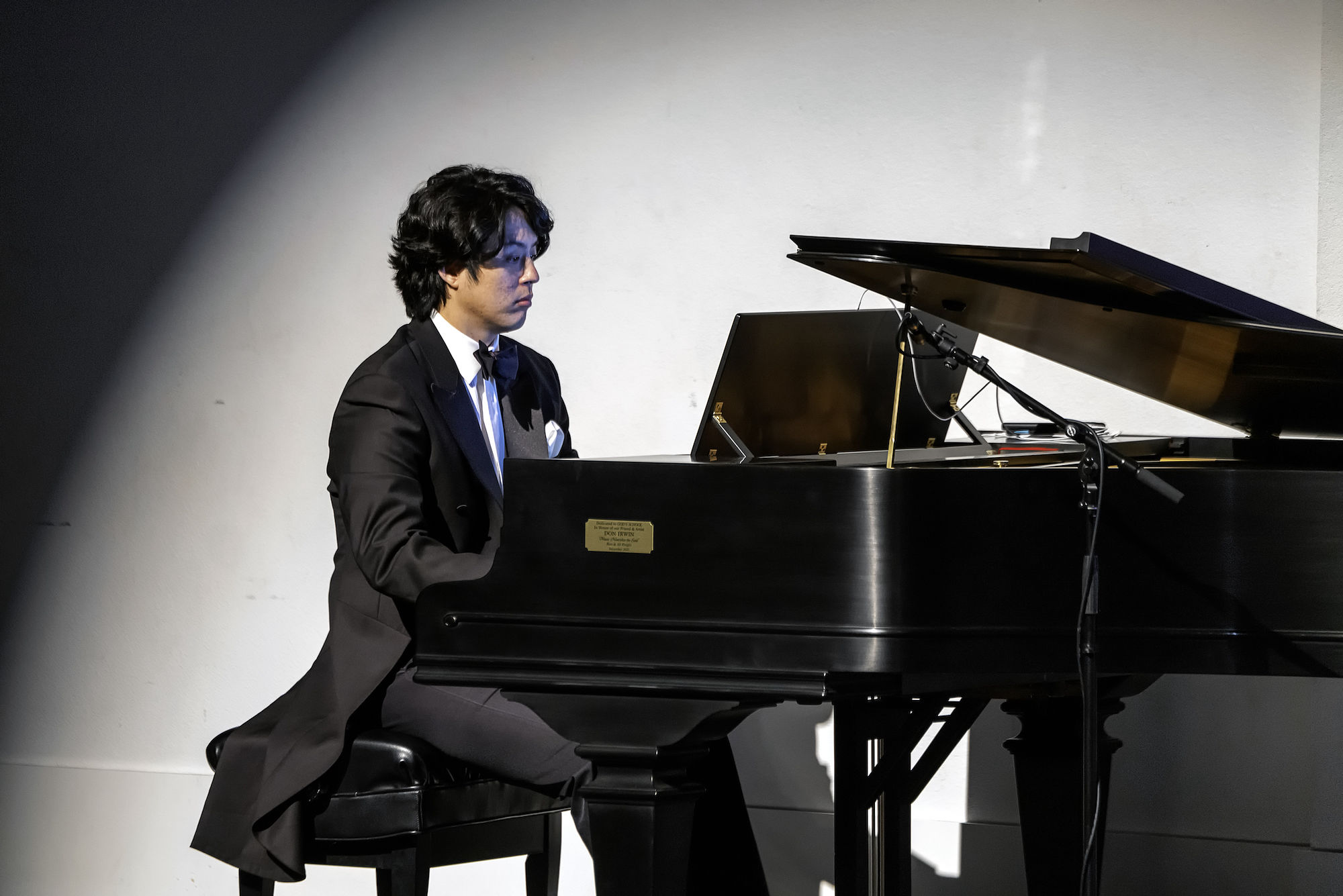 uploads/production_images/the-sorcerer-i_-concert-2022-gilbert-sullivan-austin/20220306_gs_sorcerer_0006_joey-choi_opt.jpg