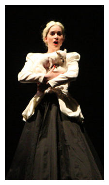 Sarah Miller-Crews as Evita (photo: Betty Reichman)