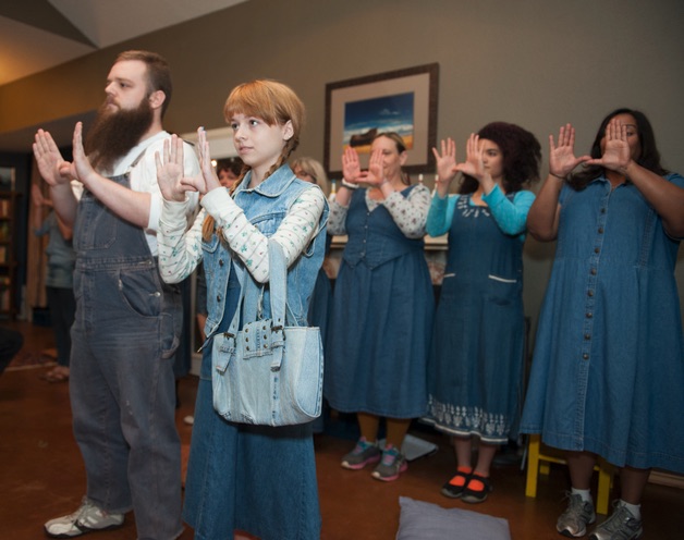 Eric Secrest, Renna Larson & Doves (photo via SVT)